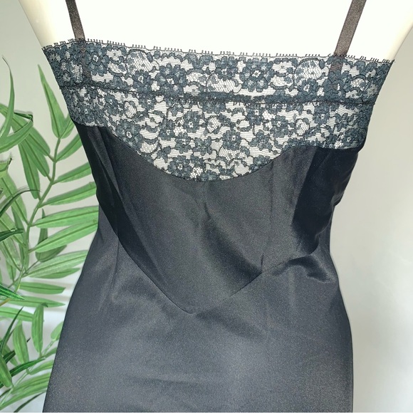 v i n t a g e :: Van Raalte 60s Floral Lace Nylon Slip Dress Mesh - Picture 14 of 15